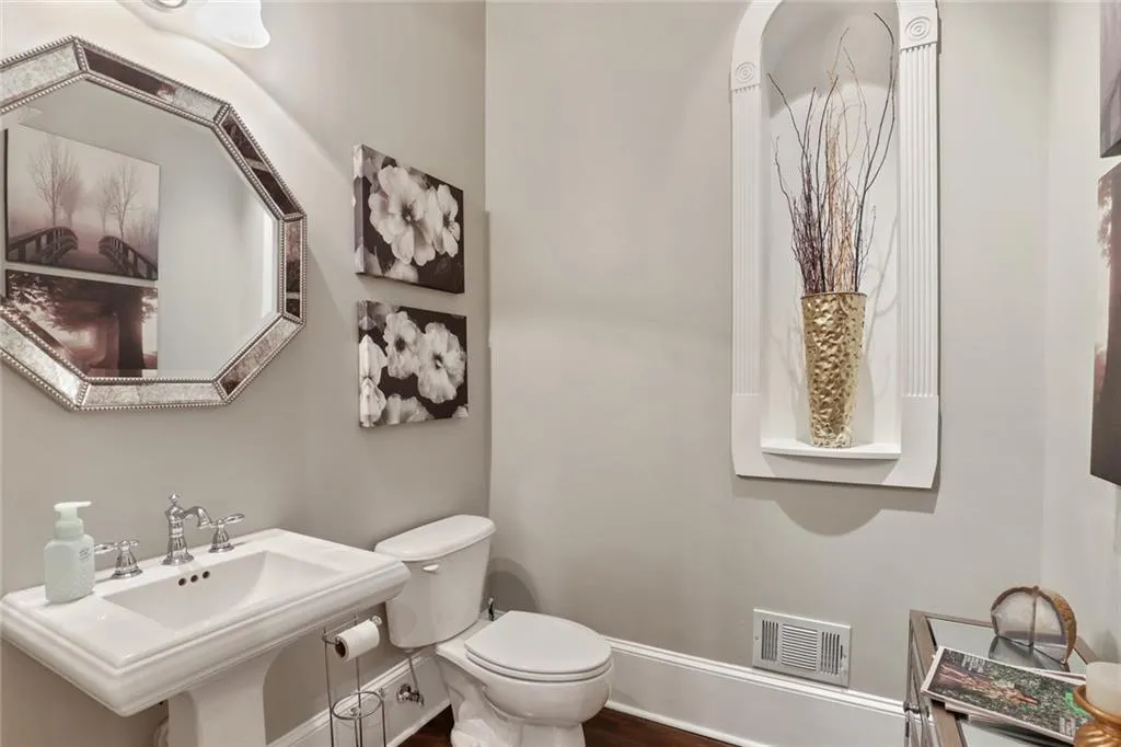 1085 Charles Towne Square, Sandy Springs, Georgia 30328, 4 Bedrooms Bedrooms, ,3 BathroomsBathrooms,Residential,Sold,1085 Charles Towne Square,6875673