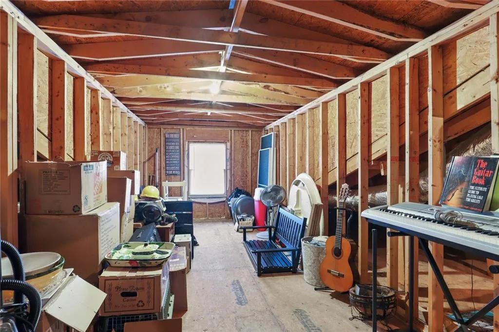 1085 Charles Towne Square, Sandy Springs, Georgia 30328, 4 Bedrooms Bedrooms, ,3 BathroomsBathrooms,Residential,Sold,1085 Charles Towne Square,6875673