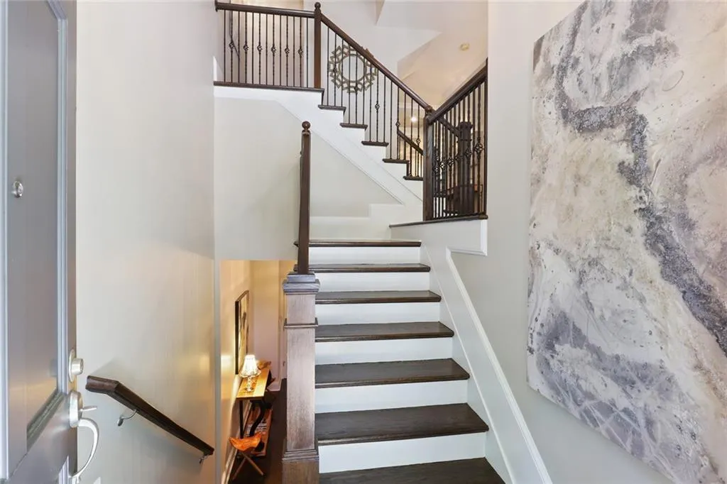 1085 Charles Towne Square, Sandy Springs, Georgia 30328, 4 Bedrooms Bedrooms, ,3 BathroomsBathrooms,Residential,Sold,1085 Charles Towne Square,6875673