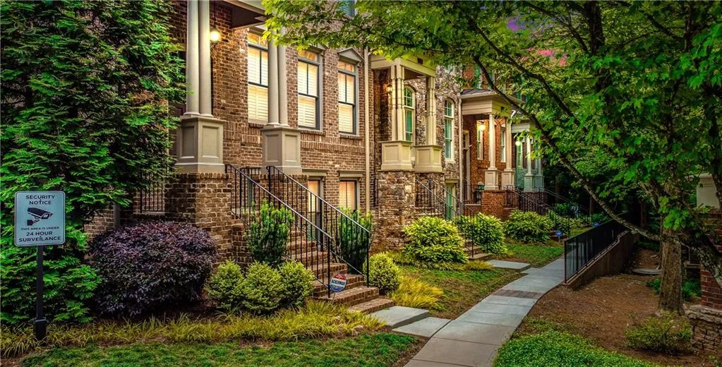 1085 Charles Towne Square, Sandy Springs, Georgia 30328, 4 Bedrooms Bedrooms, ,3 BathroomsBathrooms,Residential,Sold,1085 Charles Towne Square,6875673