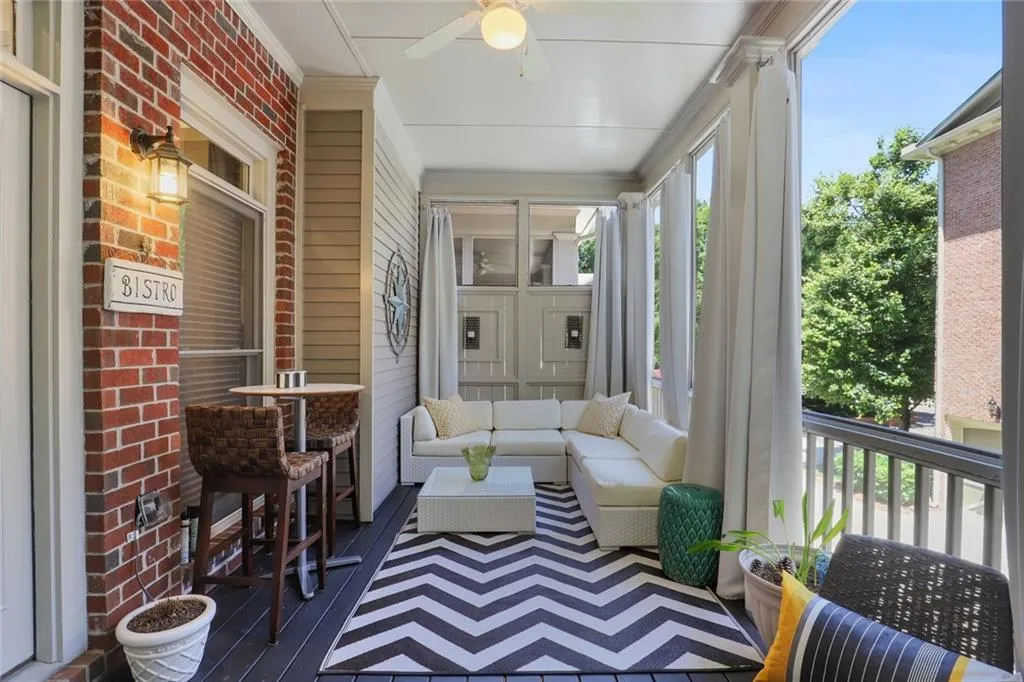 1085 Charles Towne Square, Sandy Springs, Georgia 30328, 4 Bedrooms Bedrooms, ,3 BathroomsBathrooms,Residential,Sold,1085 Charles Towne Square,6875673