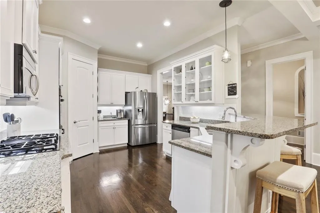 1085 Charles Towne Square, Sandy Springs, Georgia 30328, 4 Bedrooms Bedrooms, ,3 BathroomsBathrooms,Residential,Sold,1085 Charles Towne Square,6875673