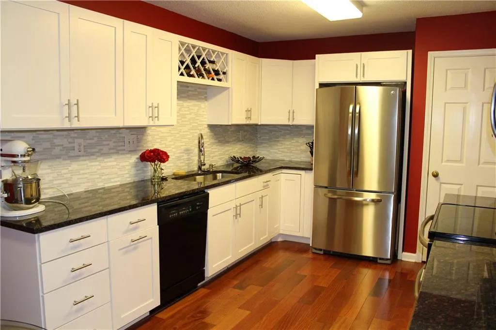 101 Garden Court Unit 101, Atlanta, Georgia 30328, 3 Bedrooms Bedrooms, ,2 BathroomsBathrooms,Residential,Sold,101 Garden Court Unit 101,5604876