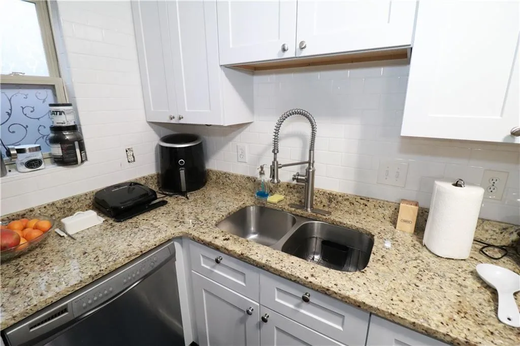 145 N River Drive Unit G, Sandy Springs, Georgia 30350, 2 Bedrooms Bedrooms, ,2 BathroomsBathrooms,Residential,Sold,145 N River Drive Unit G,6815456