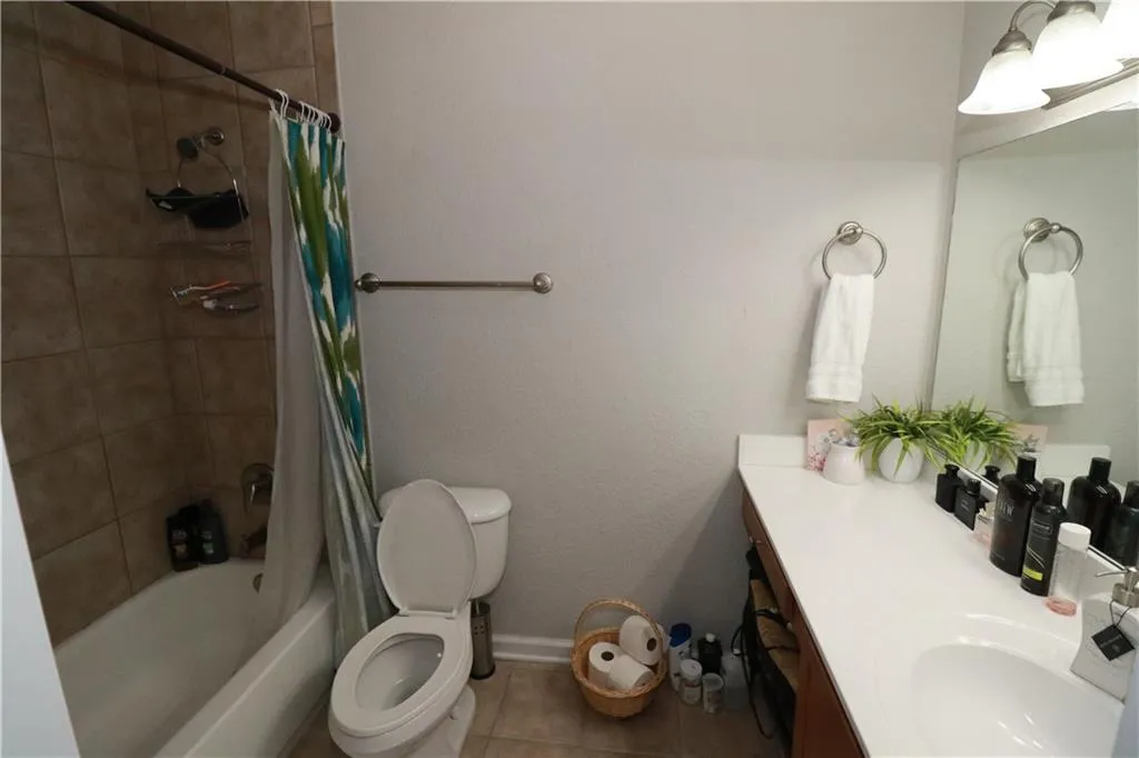 145 N River Drive Unit G, Sandy Springs, Georgia 30350, 2 Bedrooms Bedrooms, ,2 BathroomsBathrooms,Residential,Sold,145 N River Drive Unit G,6815456