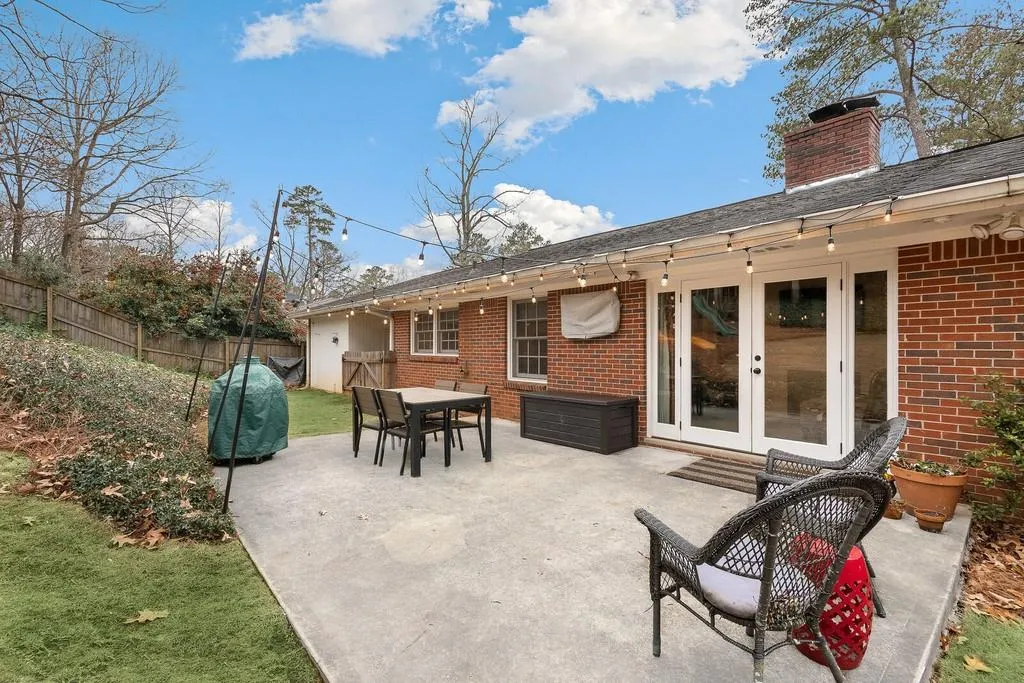6691 Castleton Drive, Atlanta, Georgia 30328, 3 Bedrooms Bedrooms, ,2 BathroomsBathrooms,Residential,Sold,6691 Castleton Drive,6817610