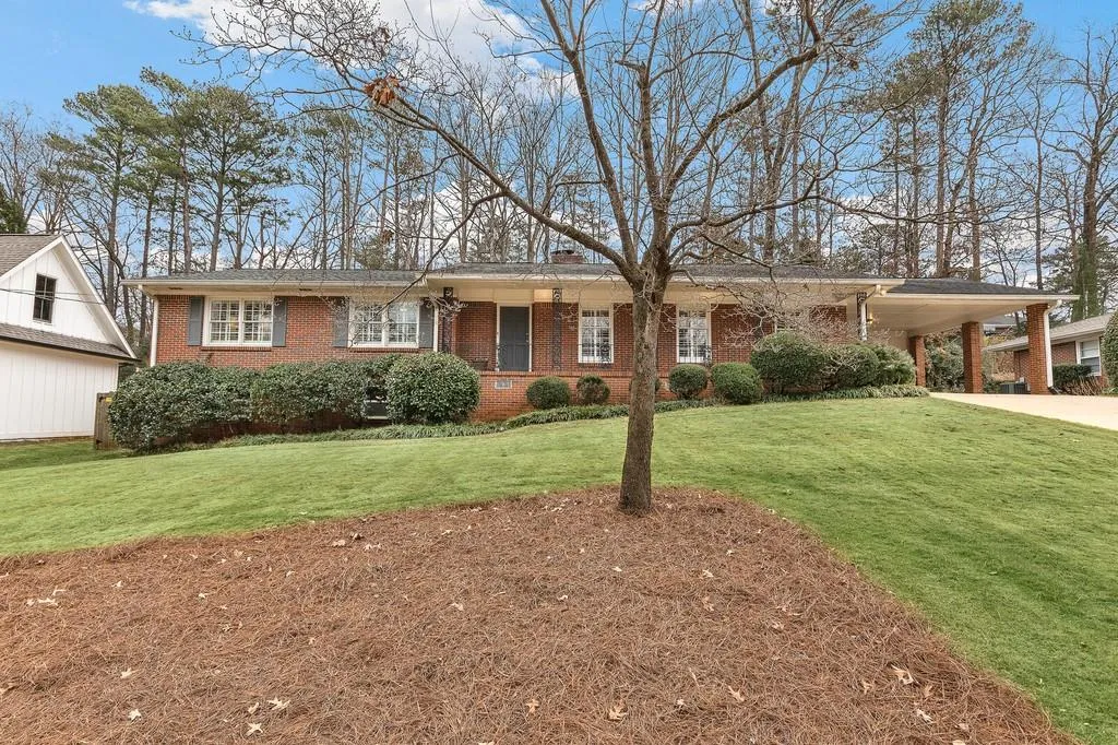 6691 Castleton Drive, Atlanta, Georgia 30328, 3 Bedrooms Bedrooms, ,2 BathroomsBathrooms,Residential,Sold,6691 Castleton Drive,6817610