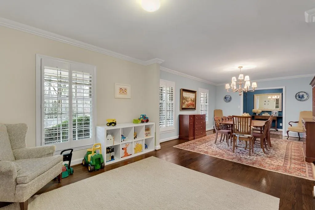 6691 Castleton Drive, Atlanta, Georgia 30328, 3 Bedrooms Bedrooms, ,2 BathroomsBathrooms,Residential,Sold,6691 Castleton Drive,6817610