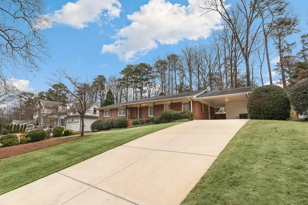 6691 Castleton Drive, Atlanta, Georgia 30328, 3 Bedrooms Bedrooms, ,2 BathroomsBathrooms,Residential,Sold,6691 Castleton Drive,6817610