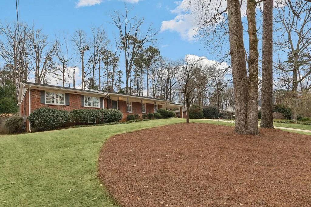 6691 Castleton Drive, Atlanta, Georgia 30328, 3 Bedrooms Bedrooms, ,2 BathroomsBathrooms,Residential,Sold,6691 Castleton Drive,6817610