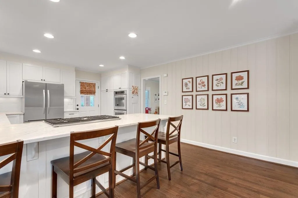 6691 Castleton Drive, Atlanta, Georgia 30328, 3 Bedrooms Bedrooms, ,2 BathroomsBathrooms,Residential,Sold,6691 Castleton Drive,6817610