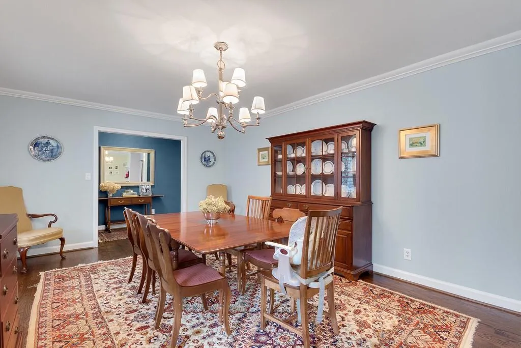 6691 Castleton Drive, Atlanta, Georgia 30328, 3 Bedrooms Bedrooms, ,2 BathroomsBathrooms,Residential,Sold,6691 Castleton Drive,6817610