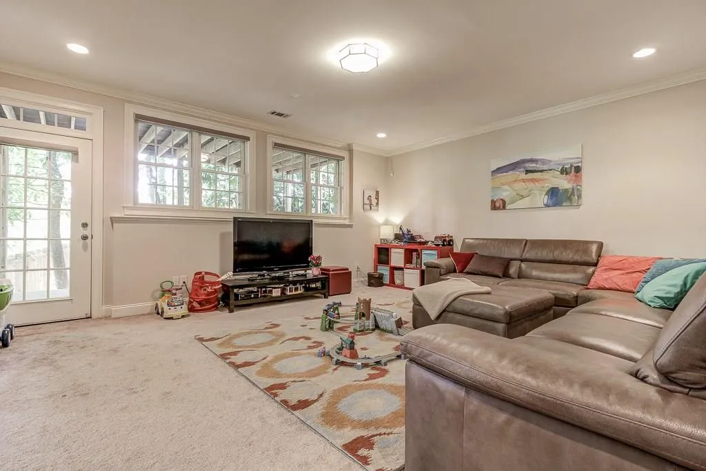 67 W Belle Isle Road, Sandy Springs, Georgia 30342, 4 Bedrooms Bedrooms, ,4 BathroomsBathrooms,Residential,Sold,67 W Belle Isle Road,5684765
