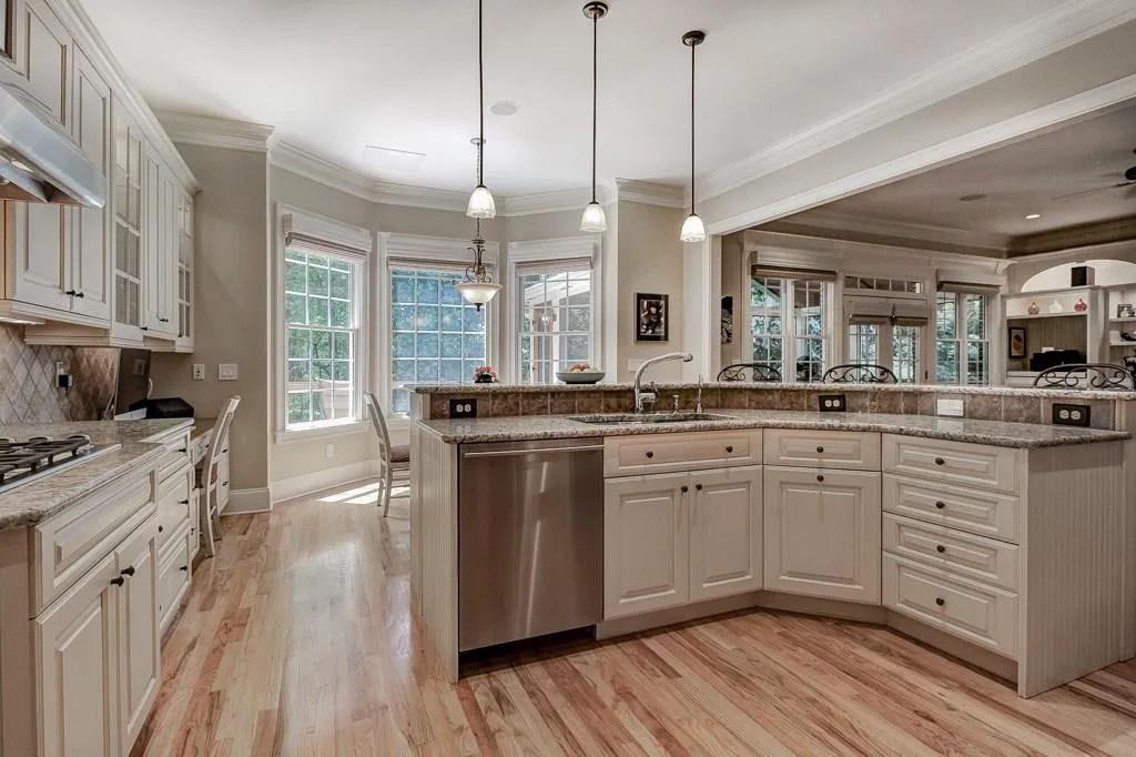 67 W Belle Isle Road, Sandy Springs, Georgia 30342, 4 Bedrooms Bedrooms, ,4 BathroomsBathrooms,Residential,Sold,67 W Belle Isle Road,5684765