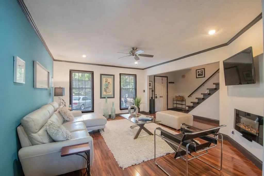 6520 Roswell Road Ne Unit 76, Atlanta, Georgia 30328, 3 Bedrooms Bedrooms, ,2 BathroomsBathrooms,Residential,Sold,6520 Roswell Road Ne Unit 76,6868190