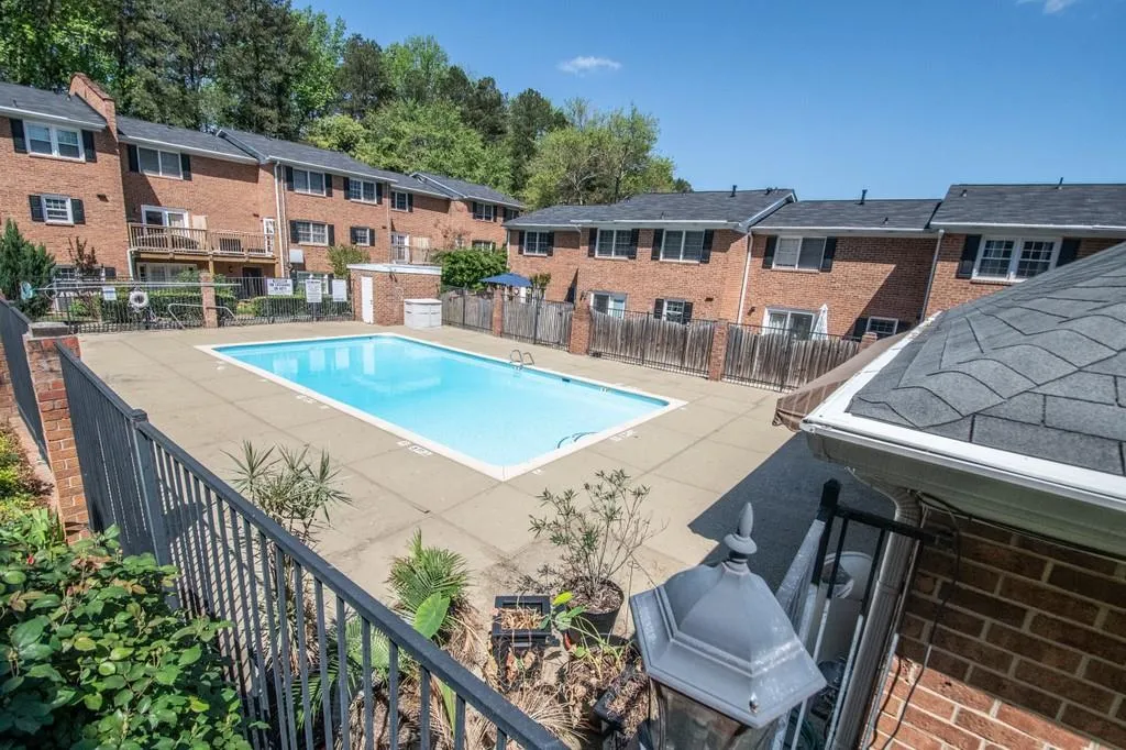 6520 Roswell Road Ne Unit 76, Atlanta, Georgia 30328, 3 Bedrooms Bedrooms, ,2 BathroomsBathrooms,Residential,Sold,6520 Roswell Road Ne Unit 76,6868190