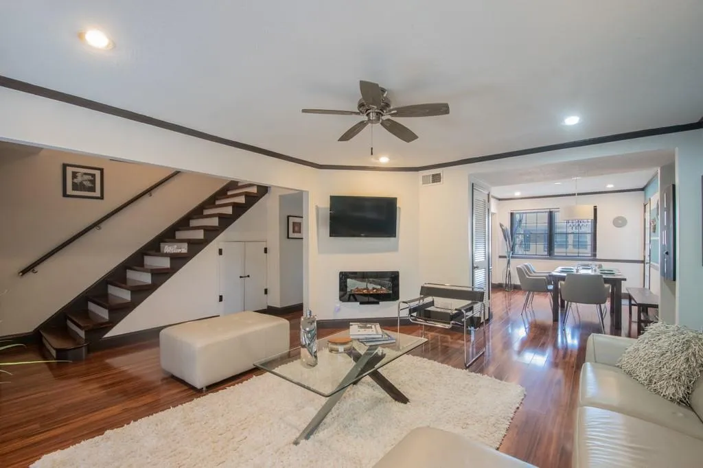 6520 Roswell Road Ne Unit 76, Atlanta, Georgia 30328, 3 Bedrooms Bedrooms, ,2 BathroomsBathrooms,Residential,Sold,6520 Roswell Road Ne Unit 76,6868190