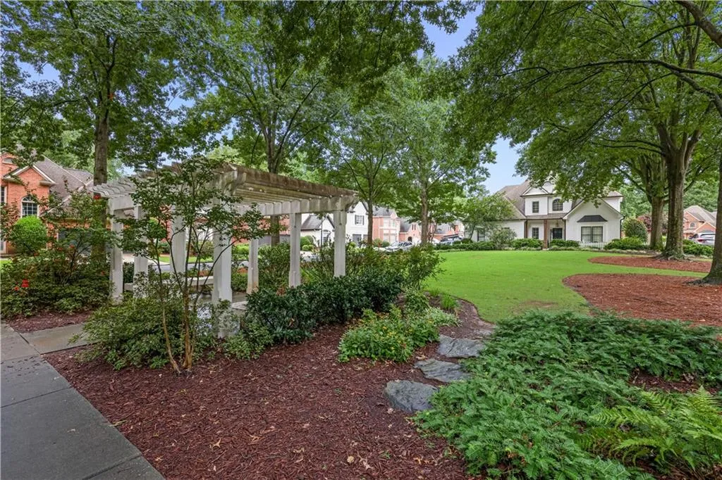 975 Lancaster Walk, Atlanta, Georgia 30328, 4 Bedrooms Bedrooms, ,2 BathroomsBathrooms,Residential,Sold,975 Lancaster Walk,7429330