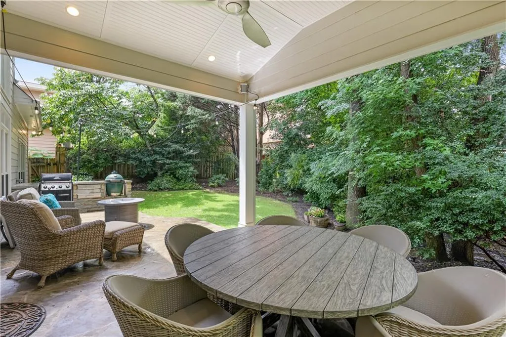 975 Lancaster Walk, Atlanta, Georgia 30328, 4 Bedrooms Bedrooms, ,2 BathroomsBathrooms,Residential,Sold,975 Lancaster Walk,7429330