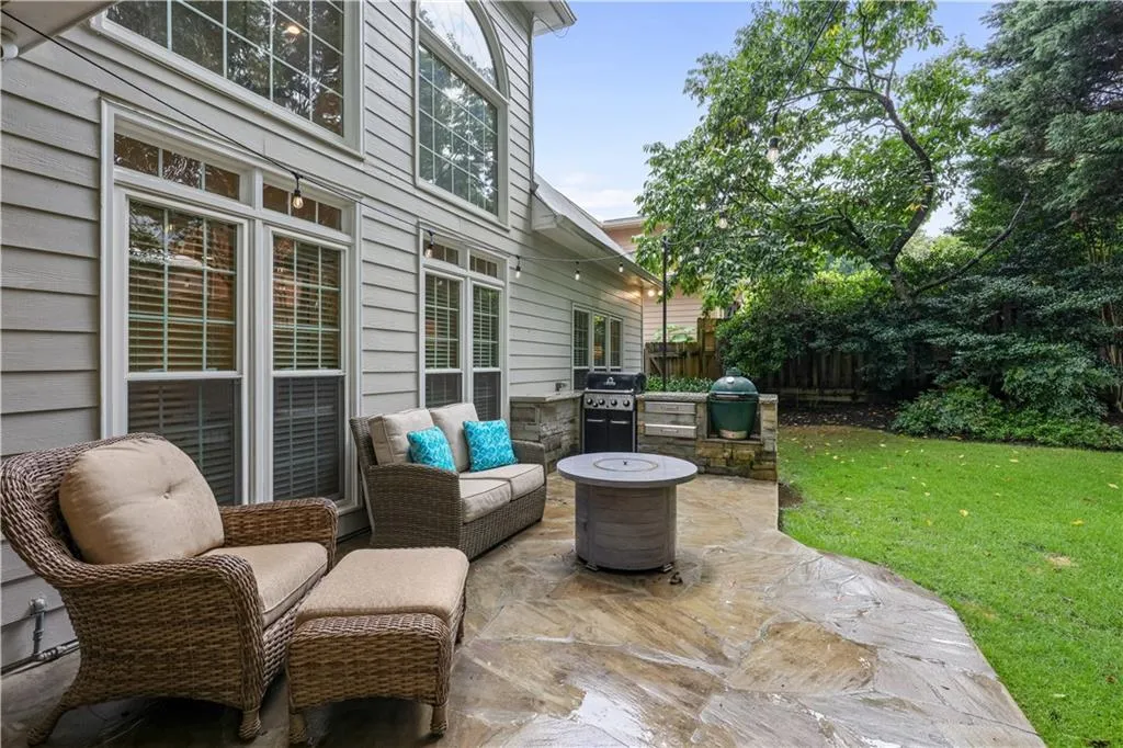 975 Lancaster Walk, Atlanta, Georgia 30328, 4 Bedrooms Bedrooms, ,2 BathroomsBathrooms,Residential,Sold,975 Lancaster Walk,7429330