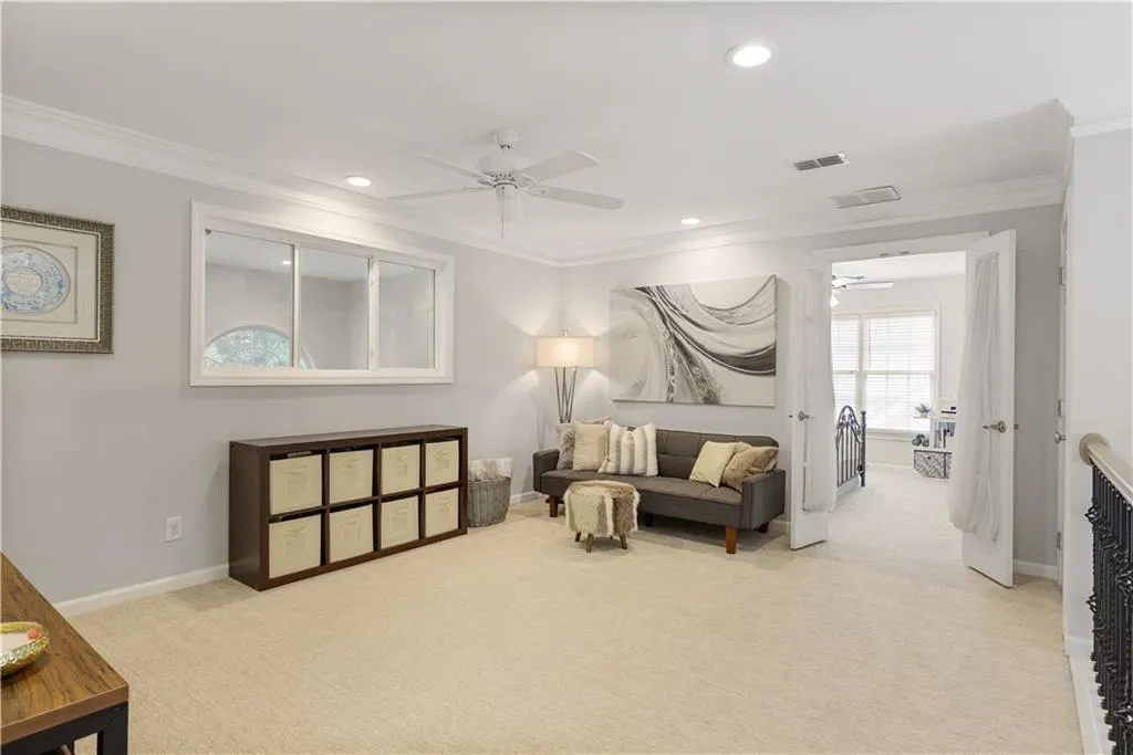 975 Lancaster Walk, Atlanta, Georgia 30328, 4 Bedrooms Bedrooms, ,2 BathroomsBathrooms,Residential,Sold,975 Lancaster Walk,7429330