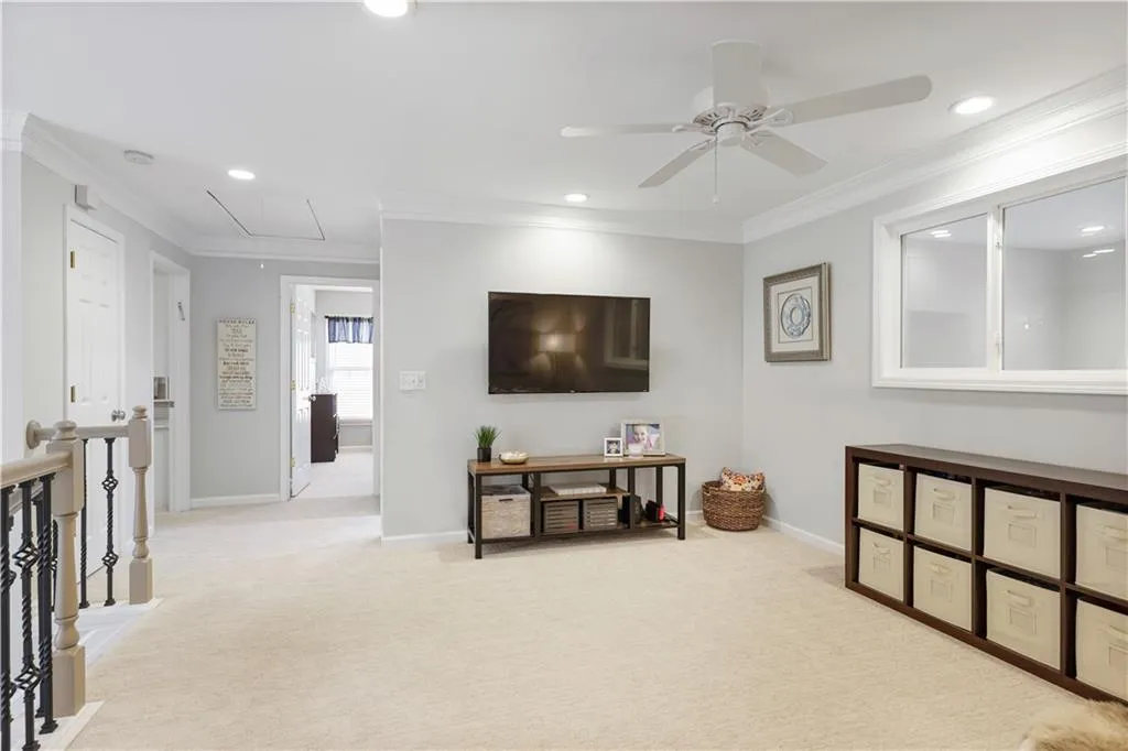 975 Lancaster Walk, Atlanta, Georgia 30328, 4 Bedrooms Bedrooms, ,2 BathroomsBathrooms,Residential,Sold,975 Lancaster Walk,7429330