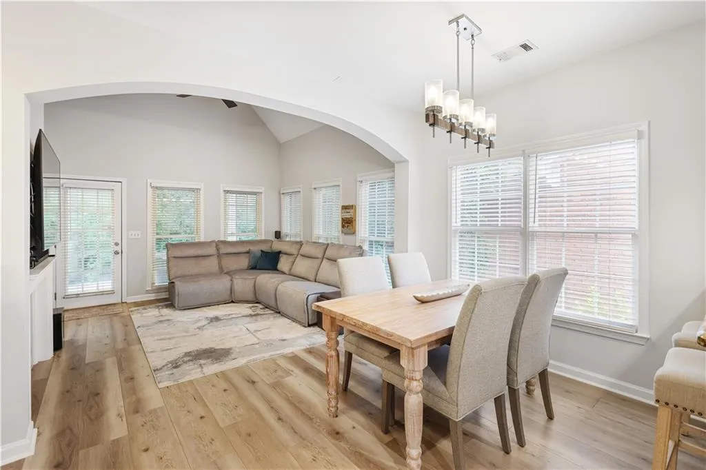 975 Lancaster Walk, Atlanta, Georgia 30328, 4 Bedrooms Bedrooms, ,2 BathroomsBathrooms,Residential,Sold,975 Lancaster Walk,7429330