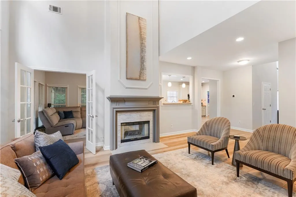 975 Lancaster Walk, Atlanta, Georgia 30328, 4 Bedrooms Bedrooms, ,2 BathroomsBathrooms,Residential,Sold,975 Lancaster Walk,7429330