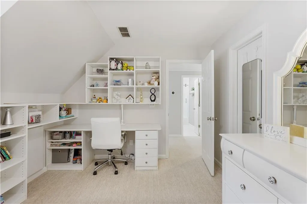 975 Lancaster Walk, Atlanta, Georgia 30328, 4 Bedrooms Bedrooms, ,2 BathroomsBathrooms,Residential,Sold,975 Lancaster Walk,7429330