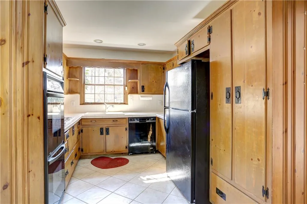 530 Dogwood Valley Drive, Sandy Springs, Georgia 30342, 5 Bedrooms Bedrooms, ,4 BathroomsBathrooms,Residential,Sold,530 Dogwood Valley Drive,6684325