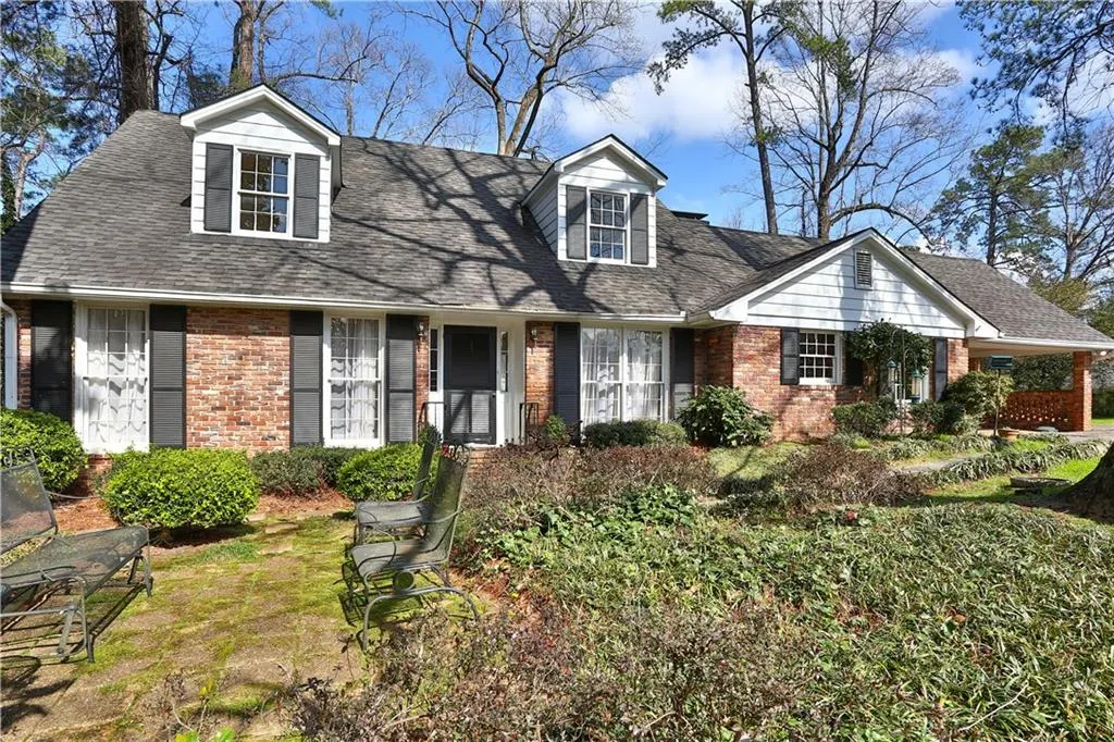 530 Dogwood Valley Drive, Sandy Springs, Georgia 30342, 5 Bedrooms Bedrooms, ,4 BathroomsBathrooms,Residential,Sold,530 Dogwood Valley Drive,6684325
