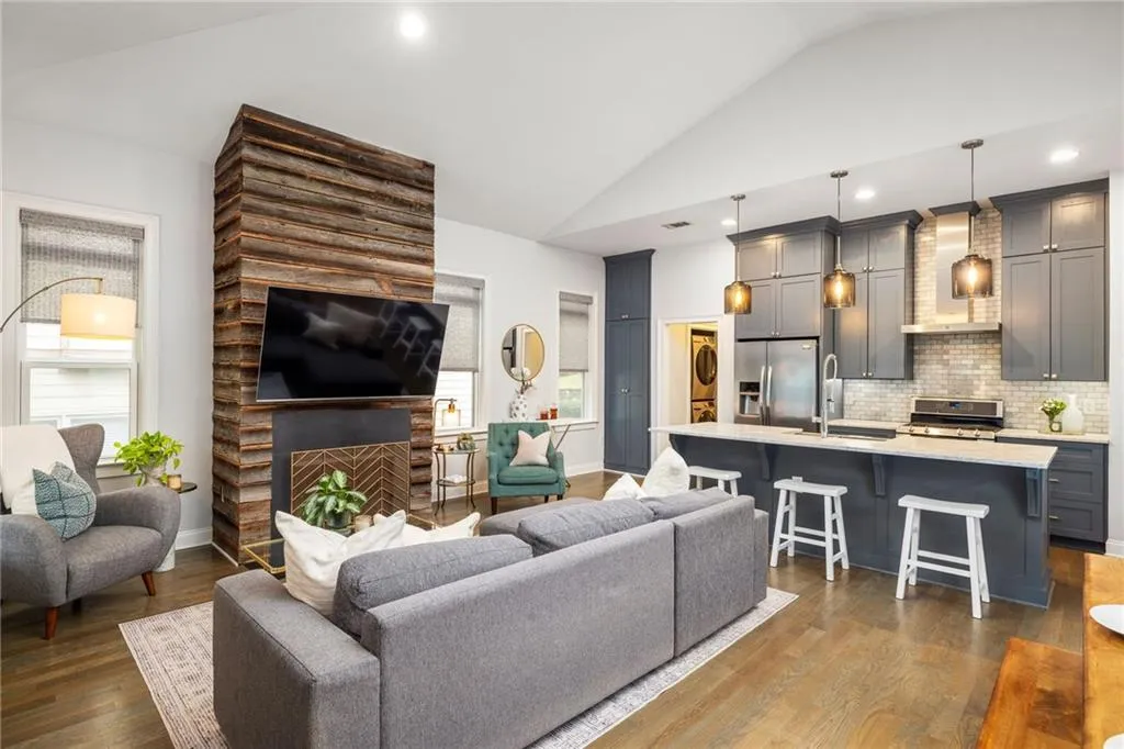 1721 Marietta Road Nw, Atlanta, Georgia 30318, 2 Bedrooms Bedrooms, ,2 BathroomsBathrooms,Residential,For Sale,1721 Marietta Road Nw,7672663