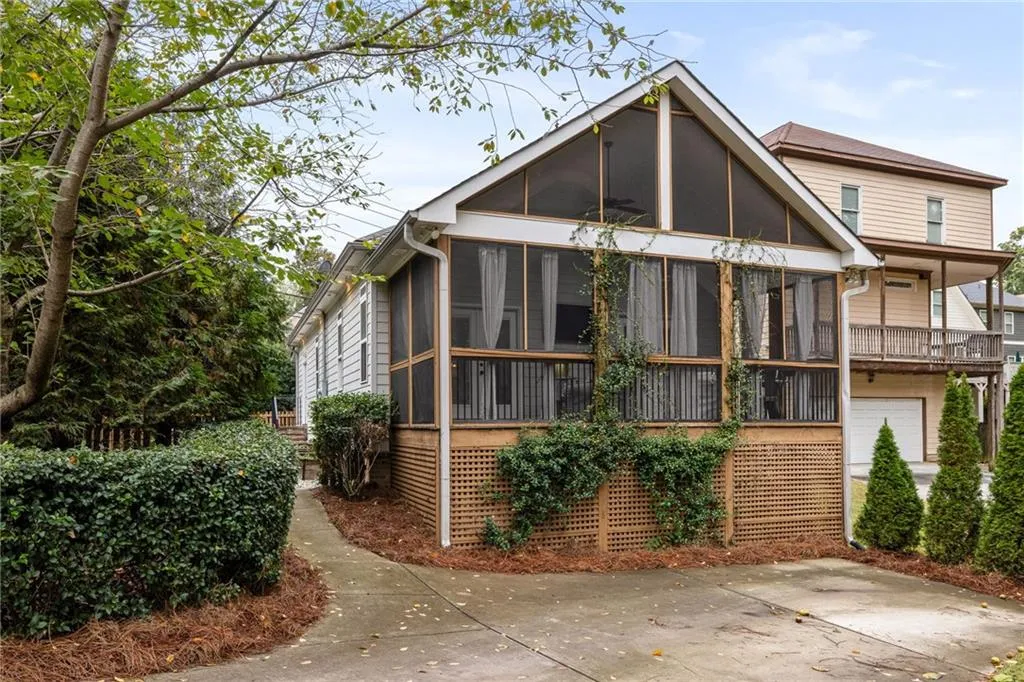 1721 Marietta Road Nw, Atlanta, Georgia 30318, 2 Bedrooms Bedrooms, ,2 BathroomsBathrooms,Residential,For Sale,1721 Marietta Road Nw,7672663