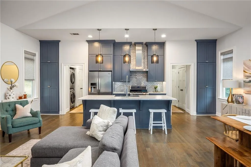 1721 Marietta Road Nw, Atlanta, Georgia 30318, 2 Bedrooms Bedrooms, ,2 BathroomsBathrooms,Residential,For Sale,1721 Marietta Road Nw,7672663