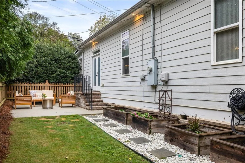 1721 Marietta Road Nw, Atlanta, Georgia 30318, 2 Bedrooms Bedrooms, ,2 BathroomsBathrooms,Residential,For Sale,1721 Marietta Road Nw,7672663