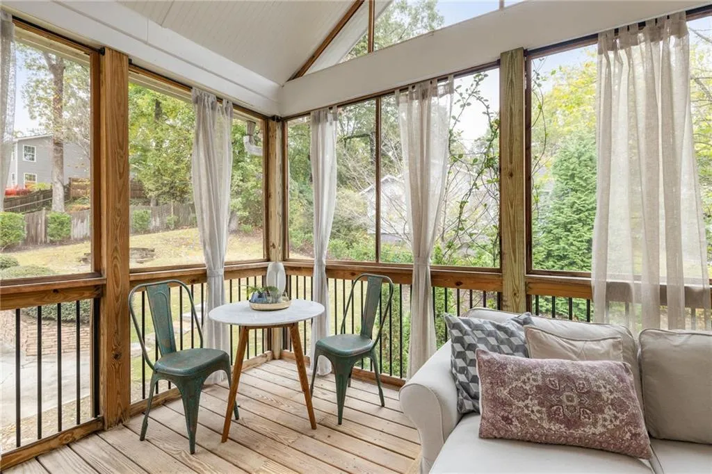 1721 Marietta Road Nw, Atlanta, Georgia 30318, 2 Bedrooms Bedrooms, ,2 BathroomsBathrooms,Residential,For Sale,1721 Marietta Road Nw,7672663