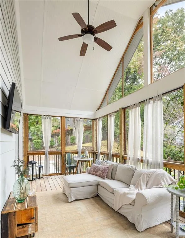 1721 Marietta Road Nw, Atlanta, Georgia 30318, 2 Bedrooms Bedrooms, ,2 BathroomsBathrooms,Residential,For Sale,1721 Marietta Road Nw,7672663