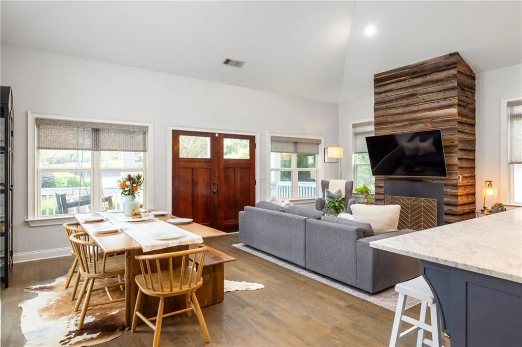 1721 Marietta Road Nw, Atlanta, Georgia 30318, 2 Bedrooms Bedrooms, ,2 BathroomsBathrooms,Residential,For Sale,1721 Marietta Road Nw,7672663