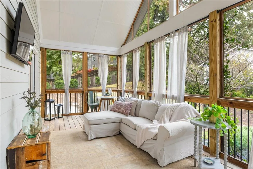 1721 Marietta Road Nw, Atlanta, Georgia 30318, 2 Bedrooms Bedrooms, ,2 BathroomsBathrooms,Residential,For Sale,1721 Marietta Road Nw,7672663