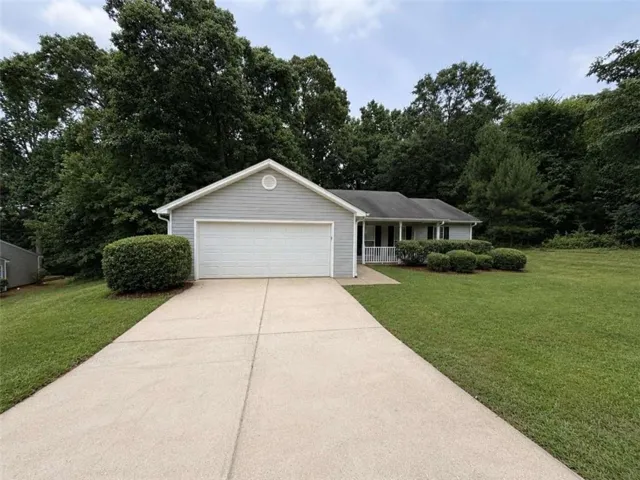 211 Ravenwood Court, Bethlehem, Georgia 30620