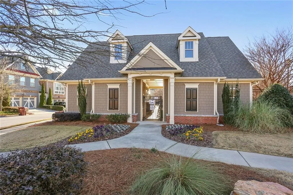 7700 Highland Bluff, Sandy Springs, Georgia 30328, 4 Bedrooms Bedrooms, ,2 BathroomsBathrooms,Residential,Sold,7700 Highland Bluff,6118359