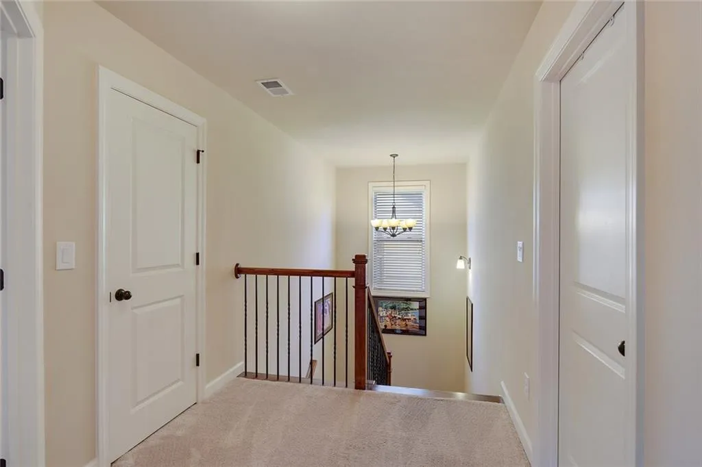 7700 Highland Bluff, Sandy Springs, Georgia 30328, 4 Bedrooms Bedrooms, ,2 BathroomsBathrooms,Residential,Sold,7700 Highland Bluff,6118359