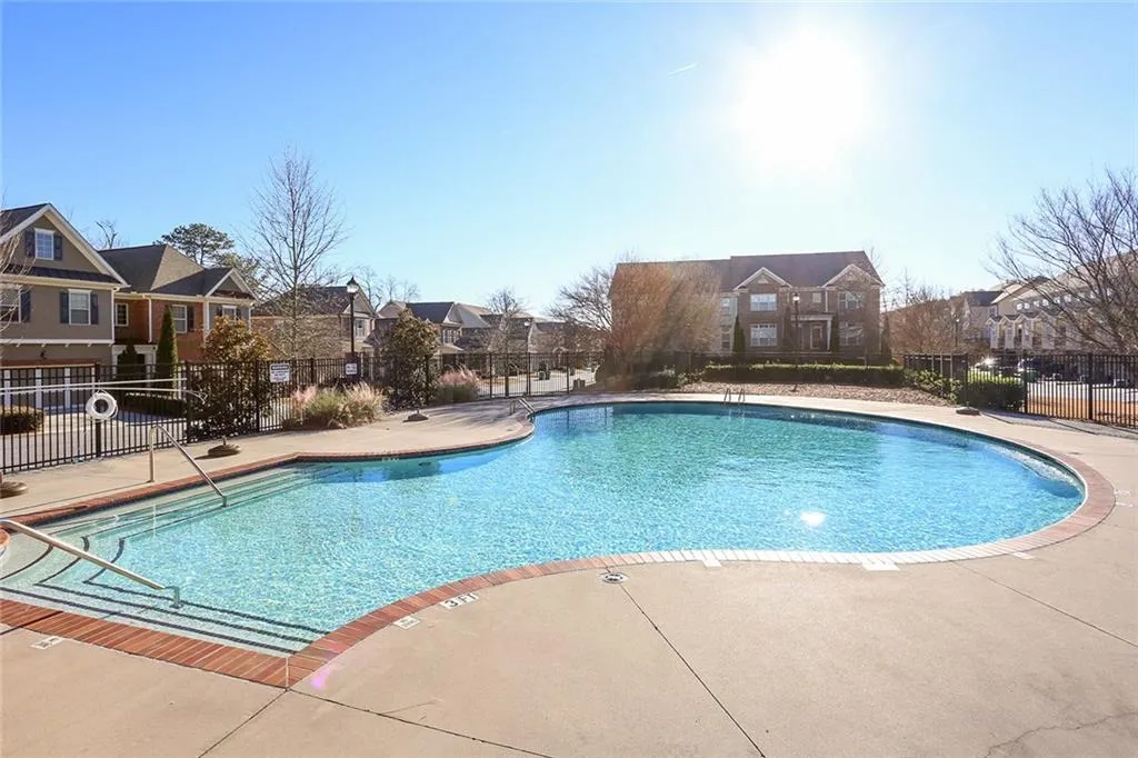 7700 Highland Bluff, Sandy Springs, Georgia 30328, 4 Bedrooms Bedrooms, ,2 BathroomsBathrooms,Residential,Sold,7700 Highland Bluff,6118359