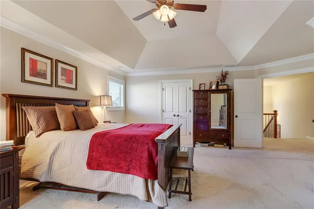 7700 Highland Bluff, Sandy Springs, Georgia 30328, 4 Bedrooms Bedrooms, ,2 BathroomsBathrooms,Residential,Sold,7700 Highland Bluff,6118359