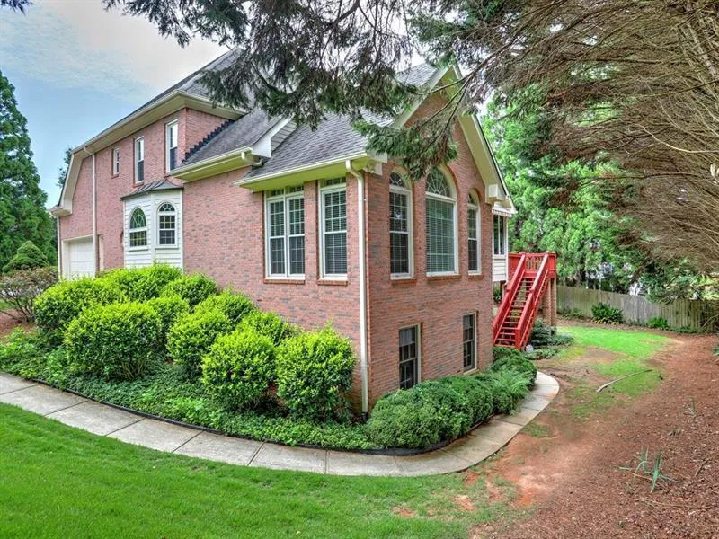 7900 Nesbit Downs Drive, Sandy Springs, Georgia 30350, 4 Bedrooms Bedrooms, ,3 BathroomsBathrooms,Residential,Sold,7900 Nesbit Downs Drive,6647741