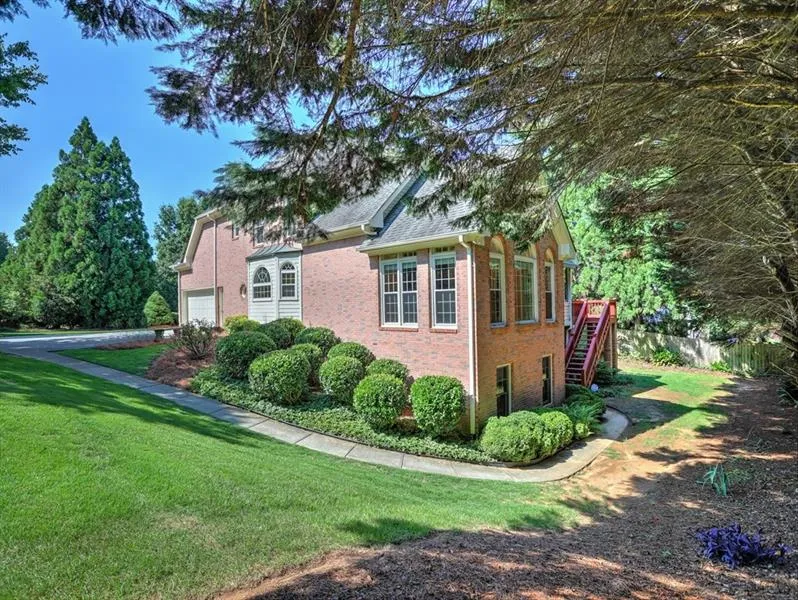 7900 Nesbit Downs Drive, Sandy Springs, Georgia 30350, 4 Bedrooms Bedrooms, ,3 BathroomsBathrooms,Residential,Sold,7900 Nesbit Downs Drive,6647741