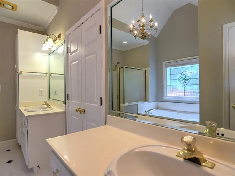 7900 Nesbit Downs Drive, Sandy Springs, Georgia 30350, 4 Bedrooms Bedrooms, ,3 BathroomsBathrooms,Residential,Sold,7900 Nesbit Downs Drive,6647741