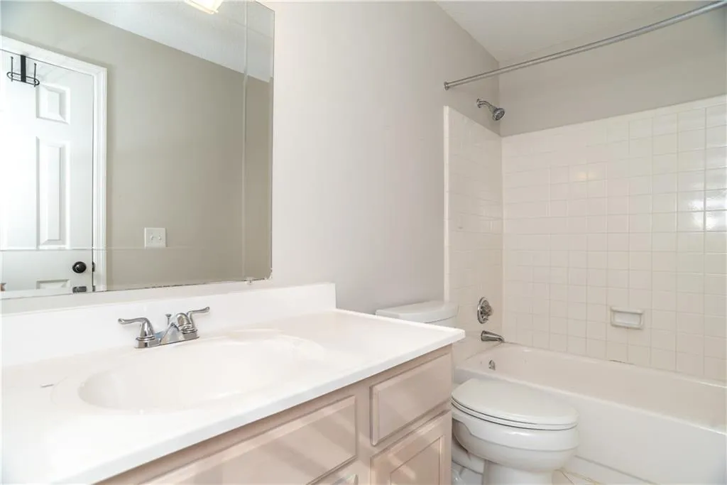 404 Brandywine Circle, Atlanta, Georgia 30350, 3 Bedrooms Bedrooms, ,2 BathroomsBathrooms,Residential,Sold,404 Brandywine Circle,6501740