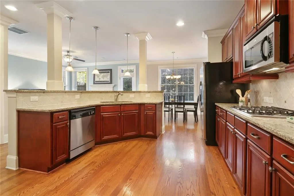 7780 Glisten Avenue, Sandy Springs, Georgia 30328, 3 Bedrooms Bedrooms, ,2 BathroomsBathrooms,Residential,Sold,7780 Glisten Avenue,6505127