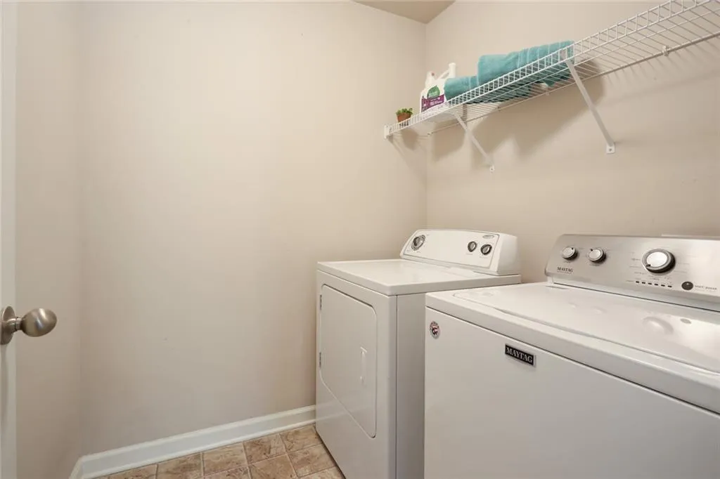 7780 Glisten Avenue, Sandy Springs, Georgia 30328, 3 Bedrooms Bedrooms, ,2 BathroomsBathrooms,Residential,Sold,7780 Glisten Avenue,6505127